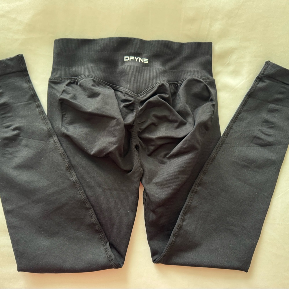 DFYNE Women's Black Leggings🖤 NWOT